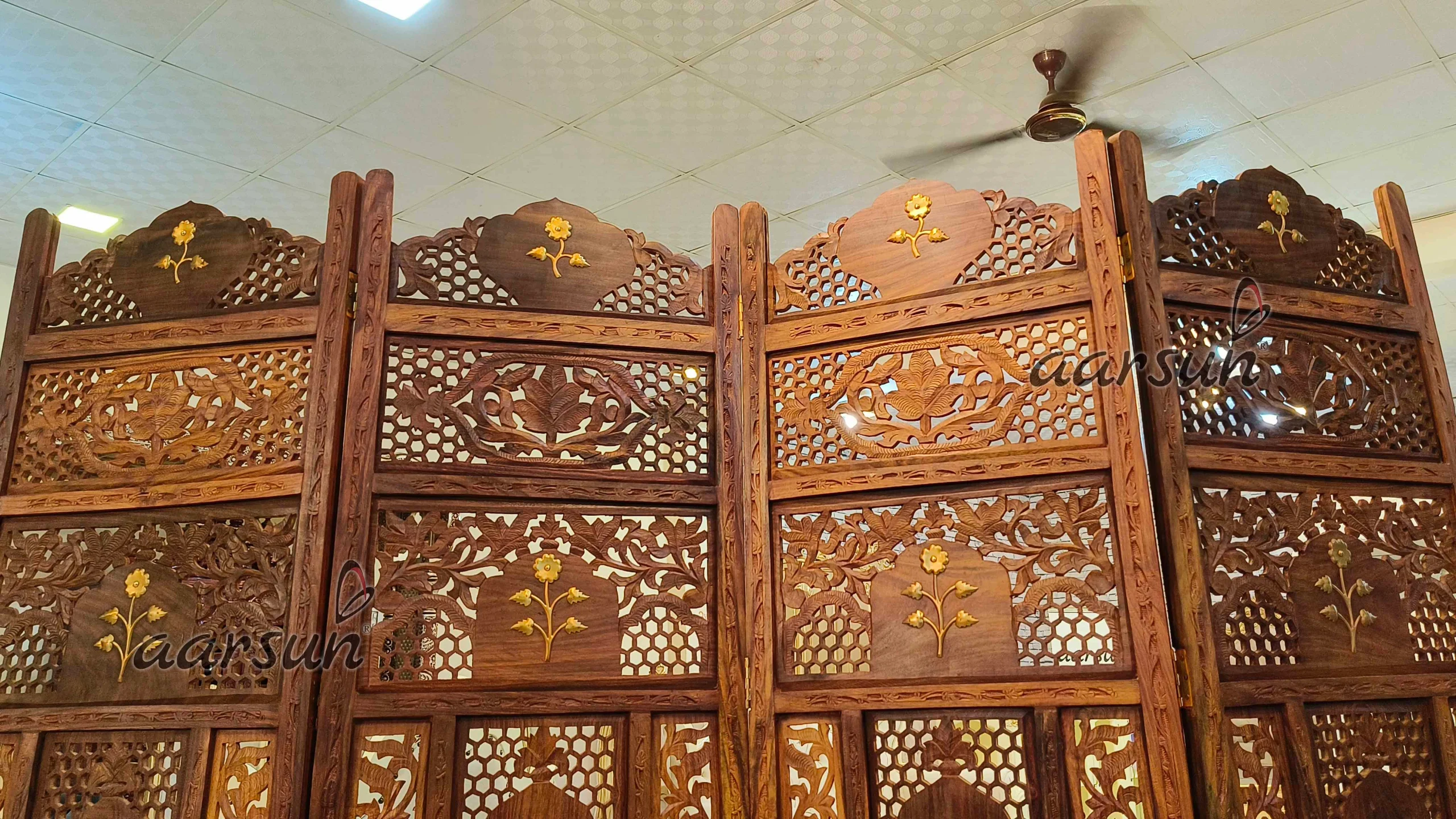 शीशम की लकड़ी की विभाजन दीवारें- कक्ष विभाजक दृश्य 5